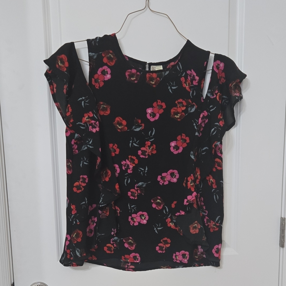 Japna Black Floral Blouse with Pink and Red Accents Sz M NWOT
